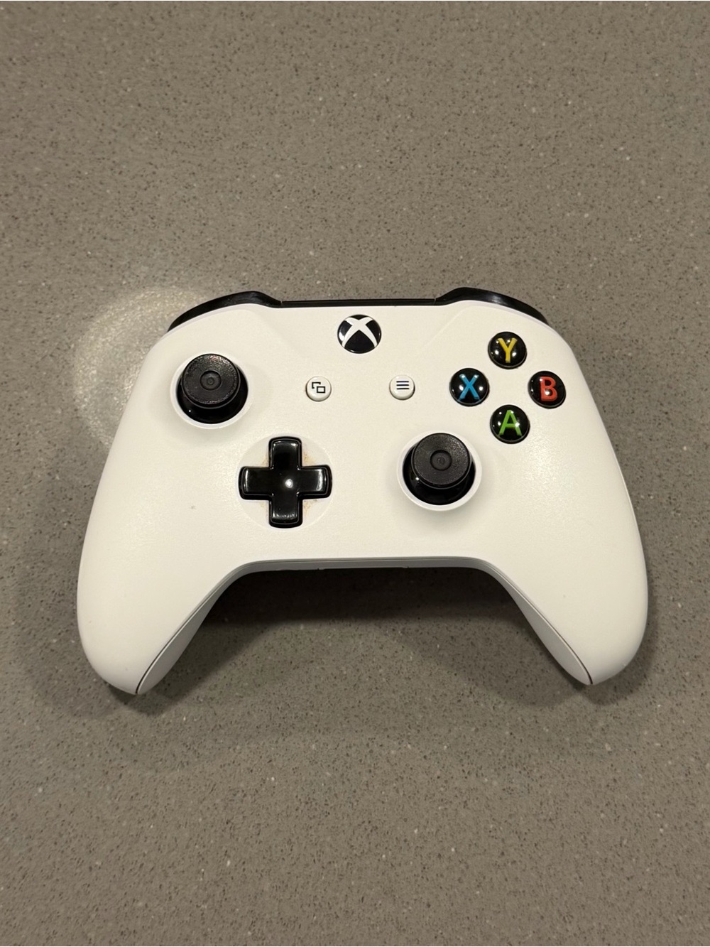 Xbox One White Wireless Gaming Remote Controller Untested No Back